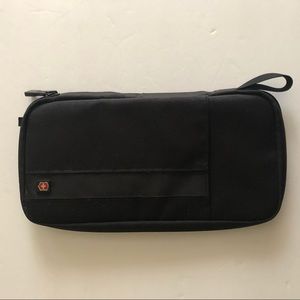 Victorinox travel wallet. Black / olive interior